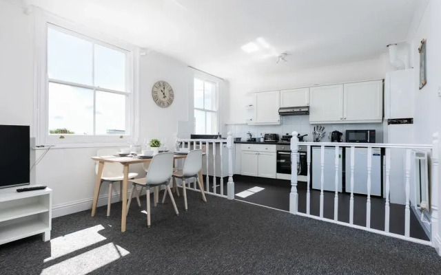 Clifton Place with Outside Terrace - Guest Homes