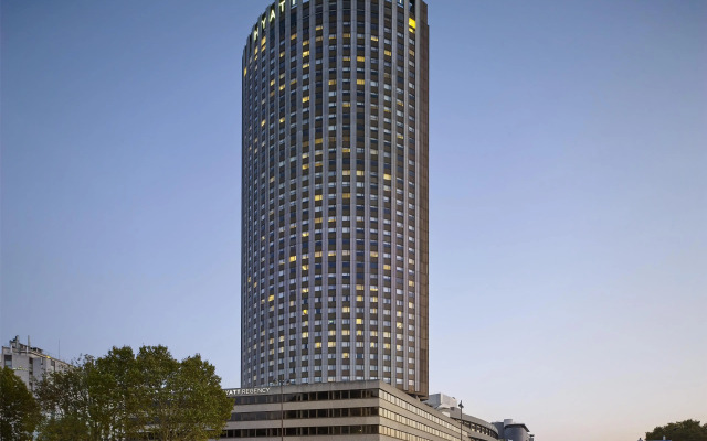 Hyatt Regency Paris Etoile Hotel