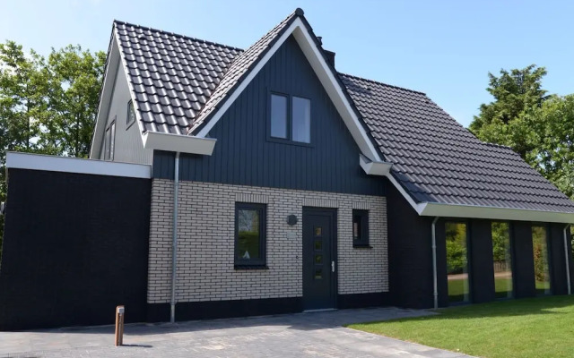 Peaceful Villa in De Koog near Sea