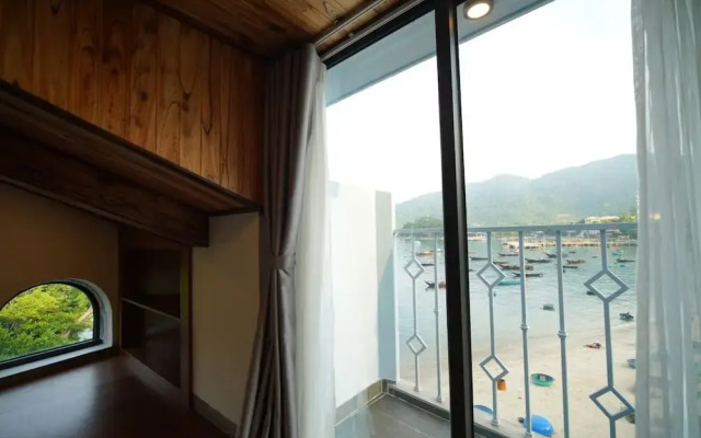 The Coral Homestay & Pub