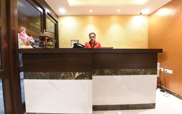 OYO Flagship 5383 Hotel Under Bridge Inn