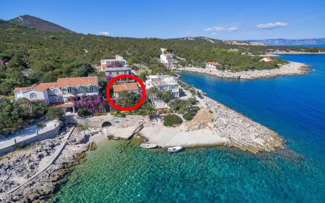 Apartments by the sea Cove Pokrivenik, Hvar - 5223