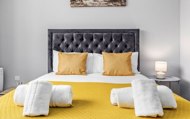 Serviced Ensuite Room Feltham Heathrow London Tw13