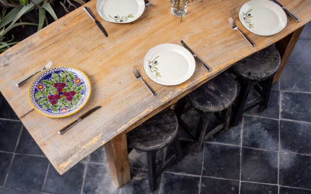 Old Jaffa Artistic Retreat by Sea N Rent