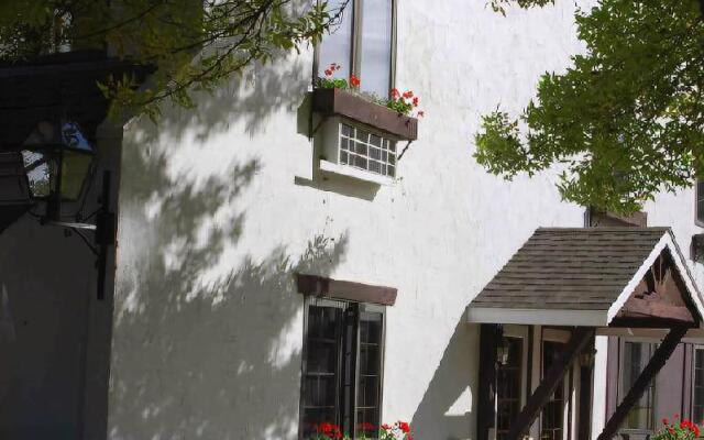 Settlement Courtyard Inn & Lavender Spa