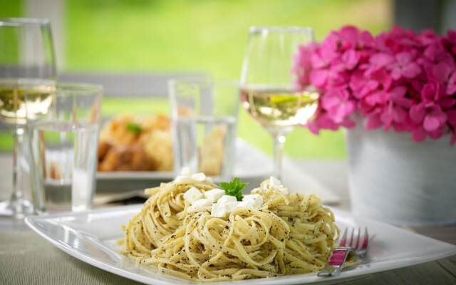 Olivemare