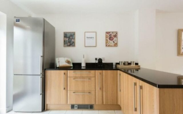 Modern and trendy 4 bed townhouse in Bristol