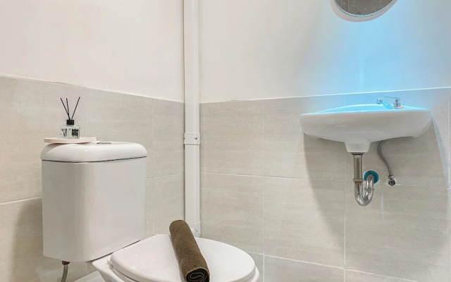 Homey And Spacious 2Br At Meikarta Apartment