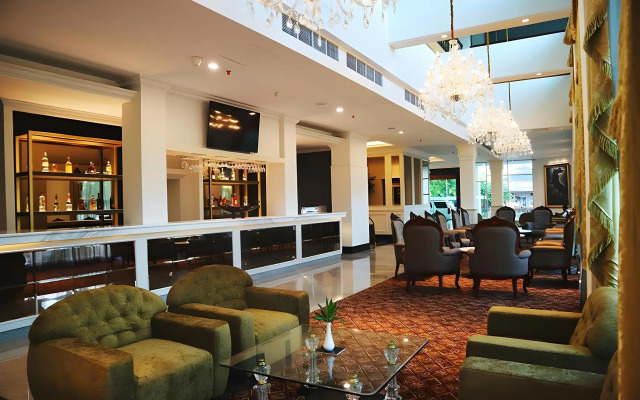 Grand Mahkota Hotel