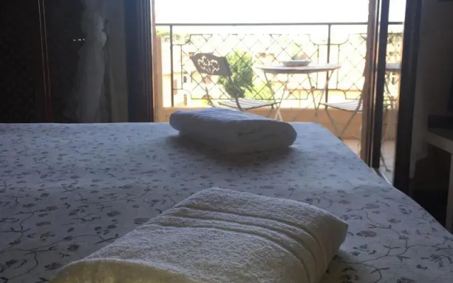 JFK b & b