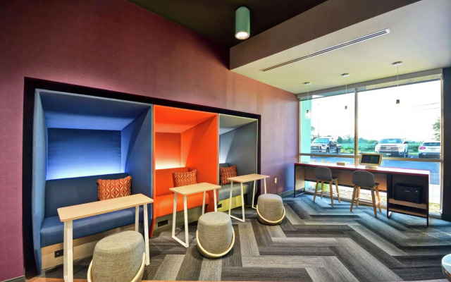 TRU by Hilton Denver
