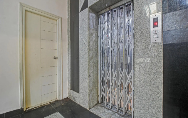 Collection O Hotel Regal Near ISKON TEMPLE , ABIDS
