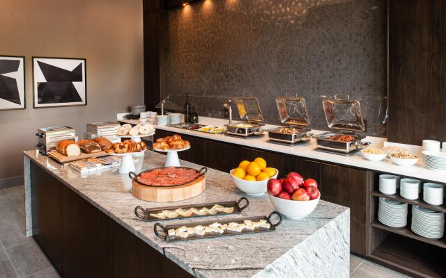 Holiday Inn Boston Logan Airport - Chelsea by IHG