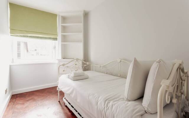 Spacious Holborn Apartment Close to Tube