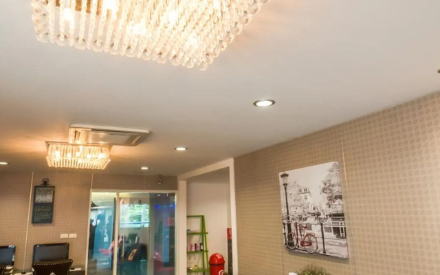 iCheck Inn Residences Sathorn