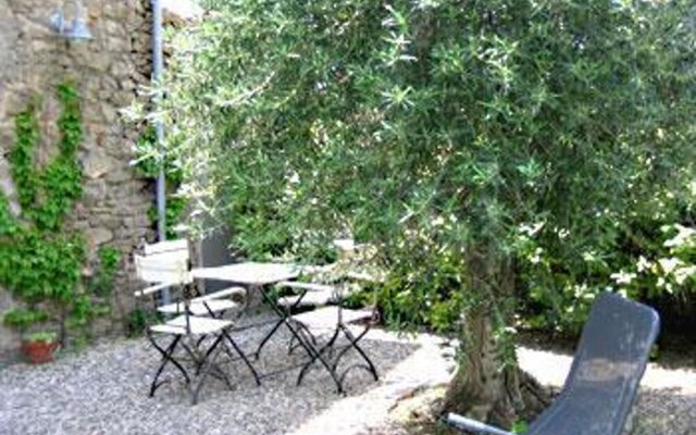 Villa With 4 Bedrooms in Pouzols Minervois , With Private Pool, Enclos