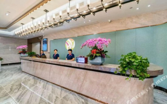 Qingteng Yisu Hotel (Shengzhou Chinese Yue Opera Art City Wuyue Plaza)