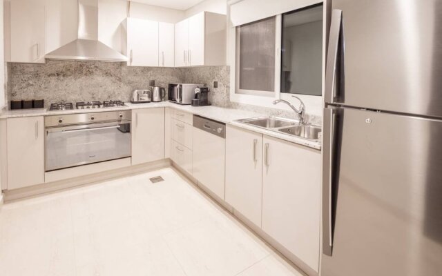 Beaming 3BR Apartment in Downtown Burj District!