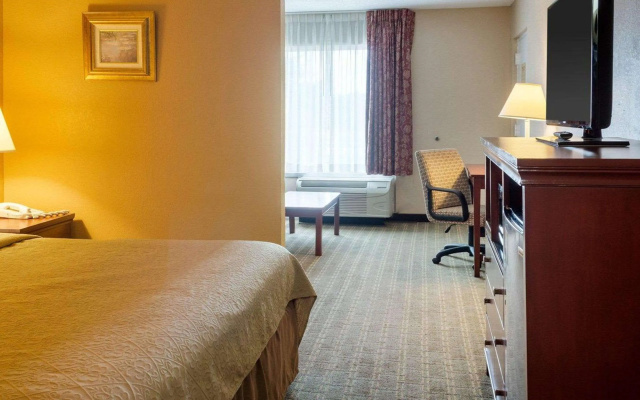 Quality Inn Louisville MS