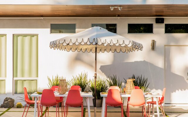 The Wesley by AvantStay – Mid-Century Modern Oasis with Pool