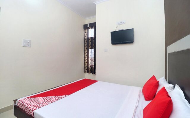 OYO 19355 Blessing Guest House