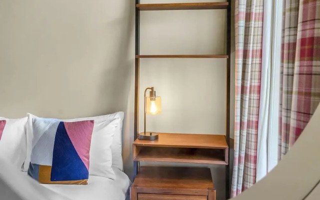 Stylish Elegance in City s Heart