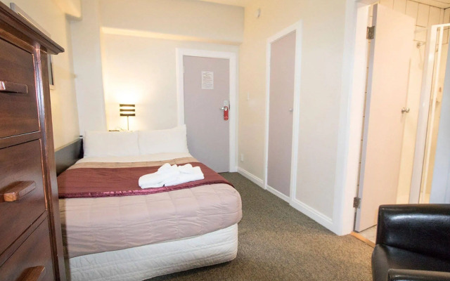 Hotel Waterloo & Backpackers