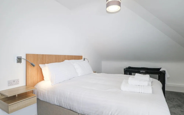 Flat 35 - Marine Court