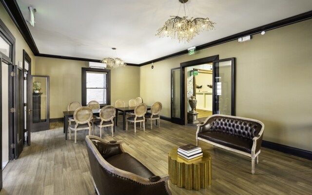 The Edward Hotel