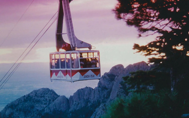 Holiday Inn Express & Suites Albuquerque Historic Old Town by IHG