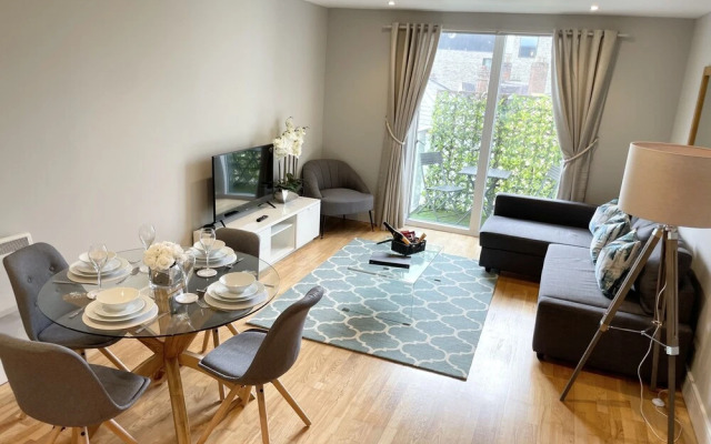 The Wren Beautiful Apartment inc parking