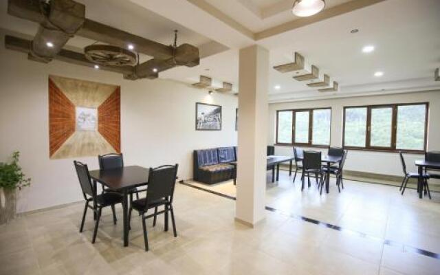 Roza’s Guest House