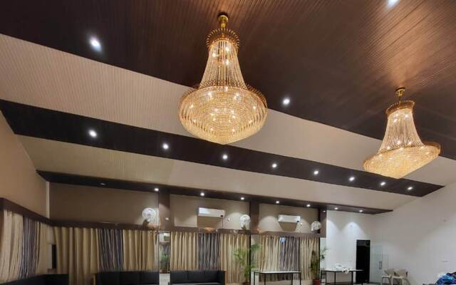 TGI Insignia Resort & Villa's