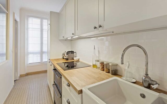 Bright and Spacious Apartment Near Bastille