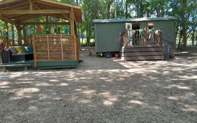 Little Greenwood Shepherd Hut - Sleeps 2