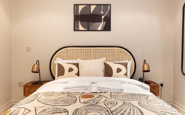 The Mayfair Arms - Modern & Bright 2BDR Apartment