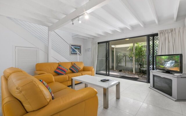 Le Court Villas