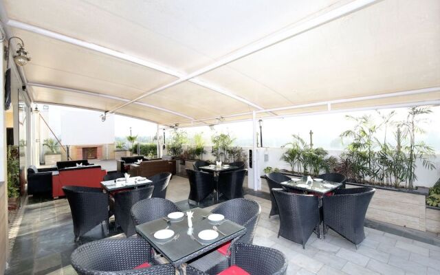 OYO 3712 Chandigarh Grand