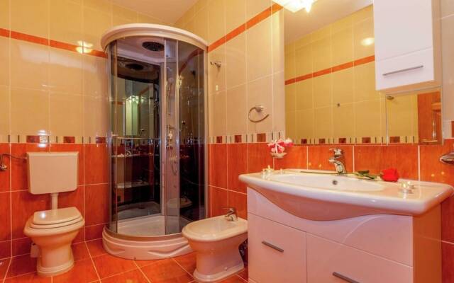 Serene Apartment in Dramalj with Hot Tub