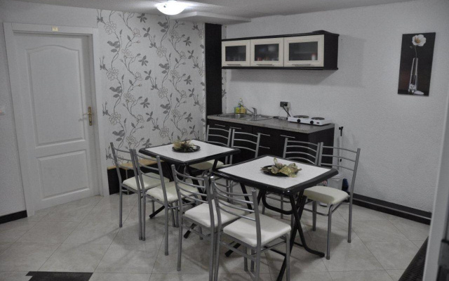Nasteski Guest Rooms