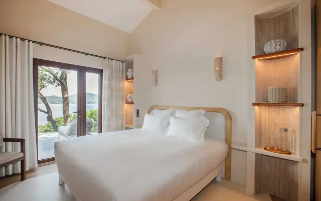 Magnificent Room With AC & Sea View in Gassin