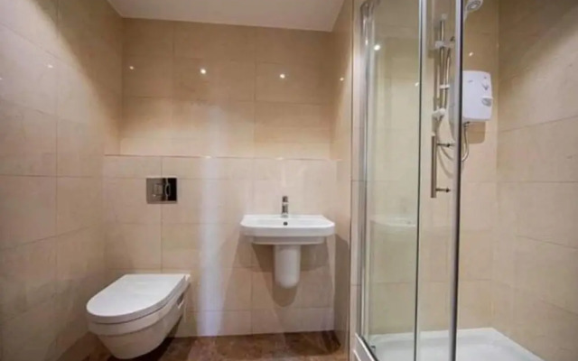 Stunning 3-bed Apartment