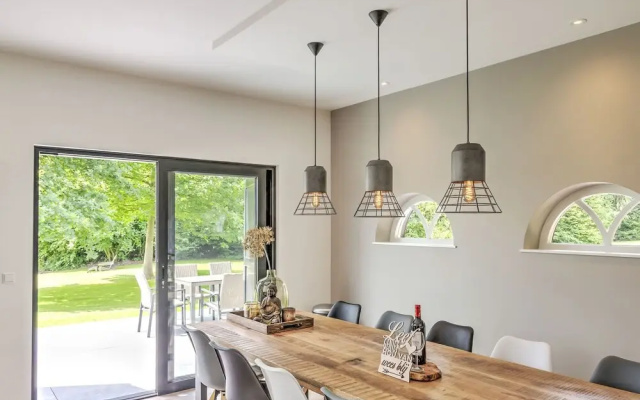 Tranquil Farmhouse in Rijsbergen With Hot Tub and Garden