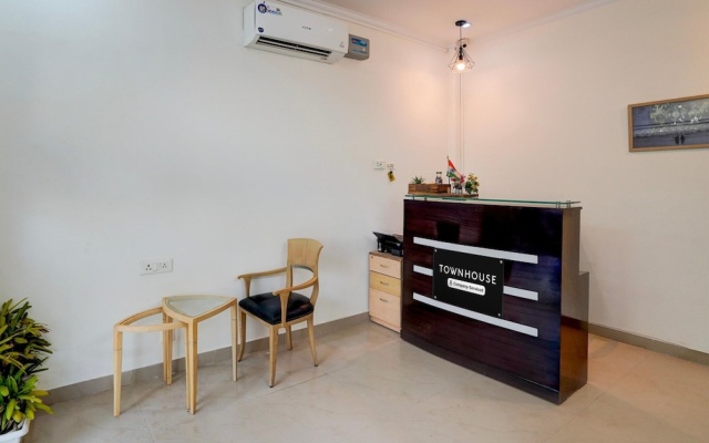 Townhouse Sector 53 Golf Course