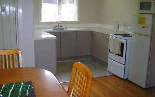 18 Jollies Pass Rd - Garden Studio 345