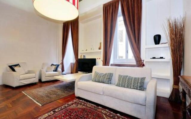 Pantheon Lyuxury Apartment