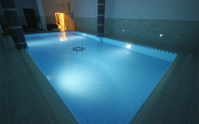Garden Zara Hotel