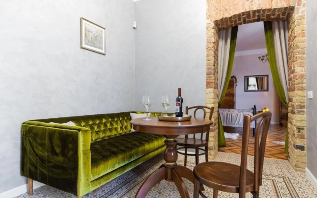 Смольського, 6