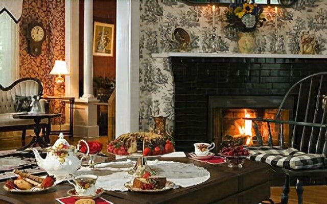 1862 Seasons on Main B&B