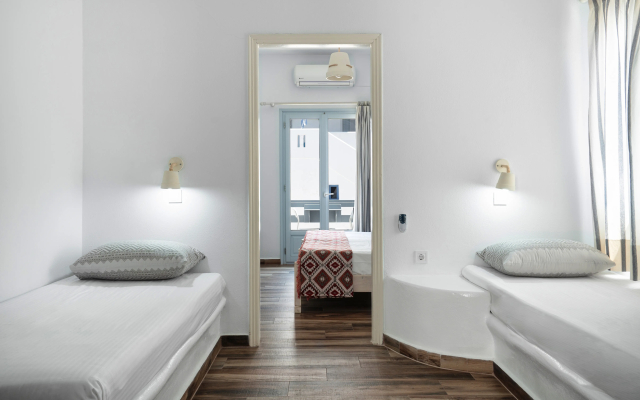 Iris Hotel